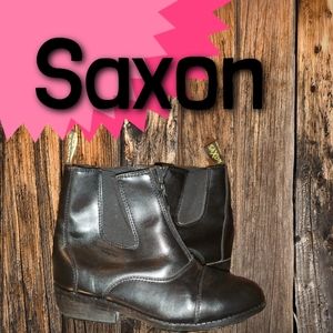 **Free**Saxon**